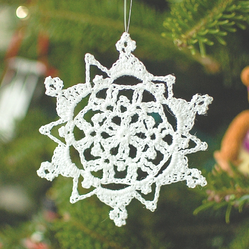 'Tis the Season to Crochet Christmas Ornaments 12 Free Patterns